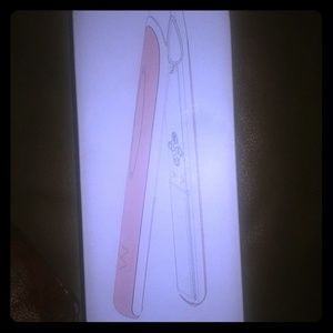 Vivid and vogue flat iron